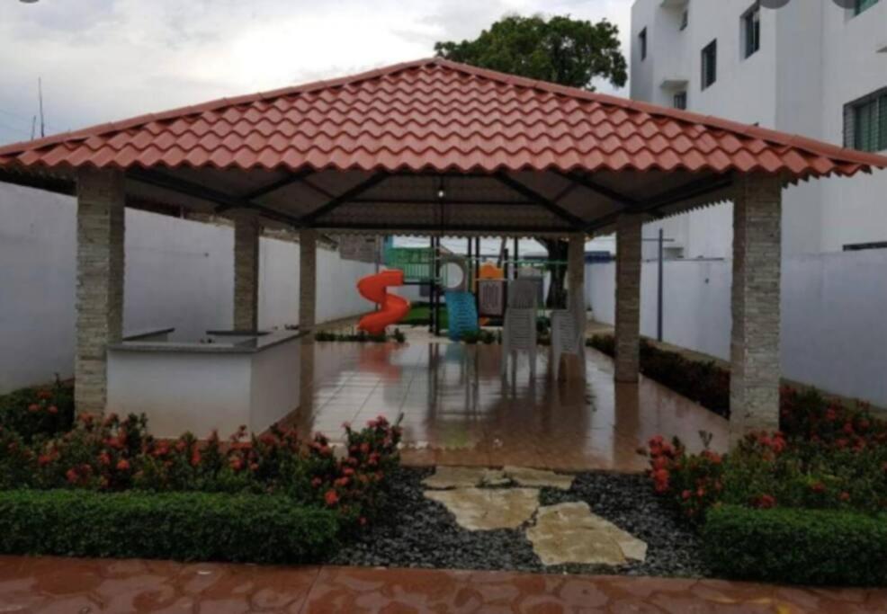 סנטיאגו דה לוס קבאלרוס Comodas 3 Hab Con Piscina, Wifi 1Er Nivel מראה חיצוני תמונה