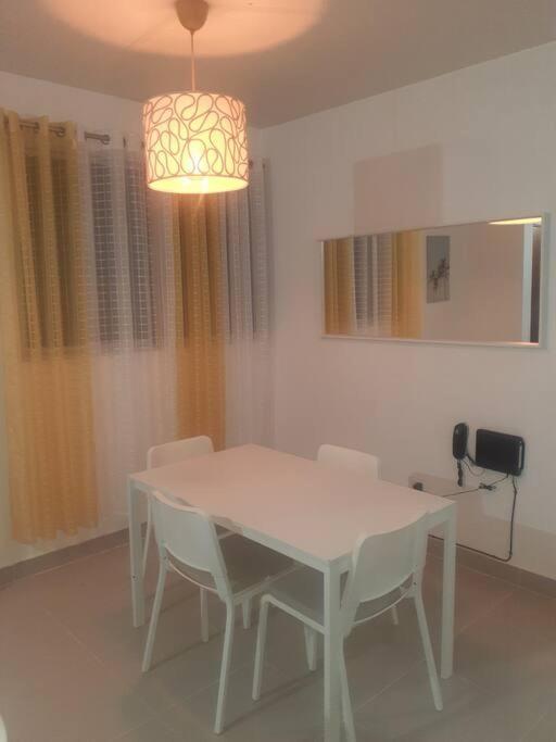סנטיאגו דה לוס קבאלרוס Comodas 3 Hab Con Piscina, Wifi 1Er Nivel מראה חיצוני תמונה